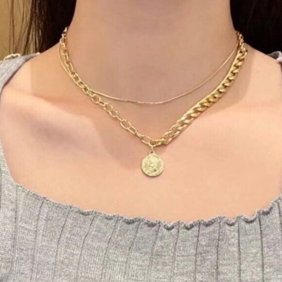 Jewelry - Retro style man head pendant necklace double layered wear